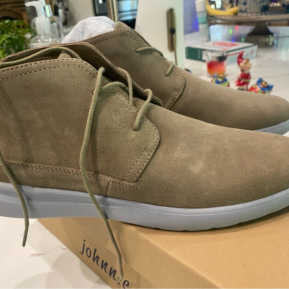 Johnnie O brand new in box never worn chill chukka boots. Taupe suede